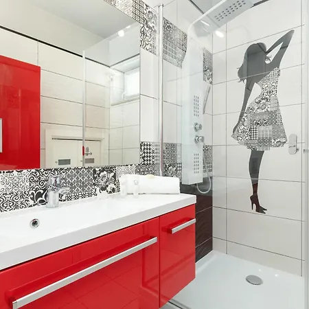 Beautiful With Garden By Renters *